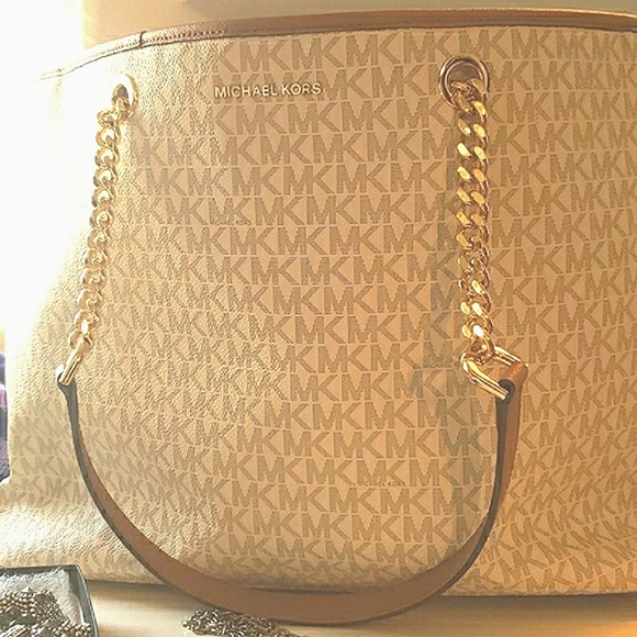 Sold BIG NWT MICHEAL Micheal KORS OF STOCK NWT TRAVEL SIGNATURE JET SET TRAVEL - Picture 2 of 16